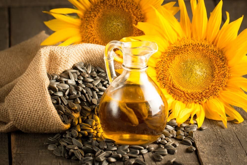 sunflower oil with seeds